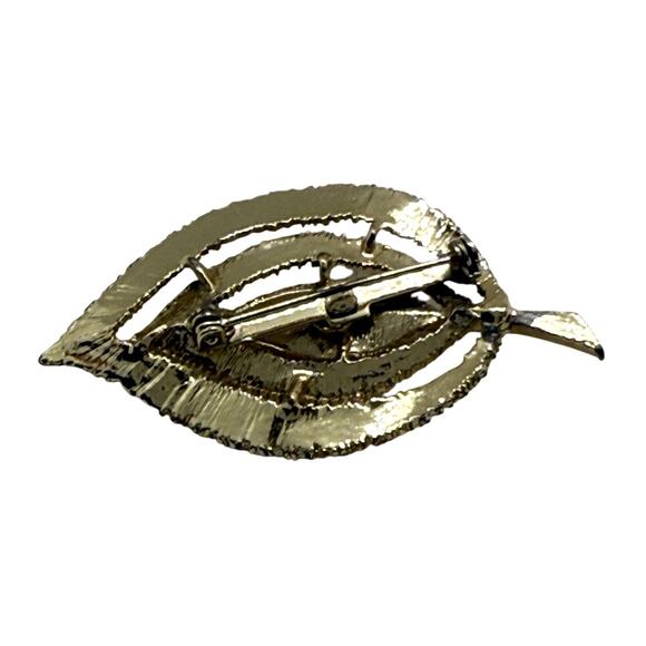 Textured Gold Tone Triple Leaf Brooch Mid-Century 2.5" Vintage Pin - Picture 3 of 7